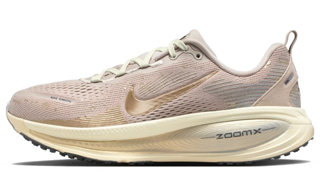 Nike Vomero 18 SE Running Shoe
